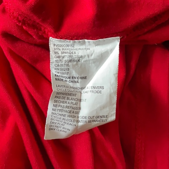 Red sleeveless top - Picture 7 of 7